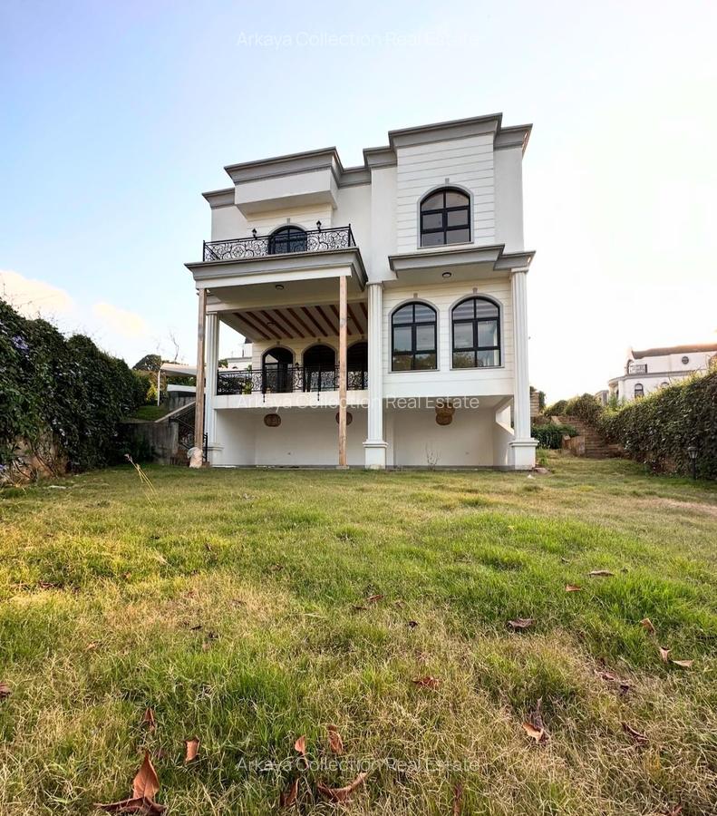 5 Bed Townhouse with En Suite in Loresho - 1