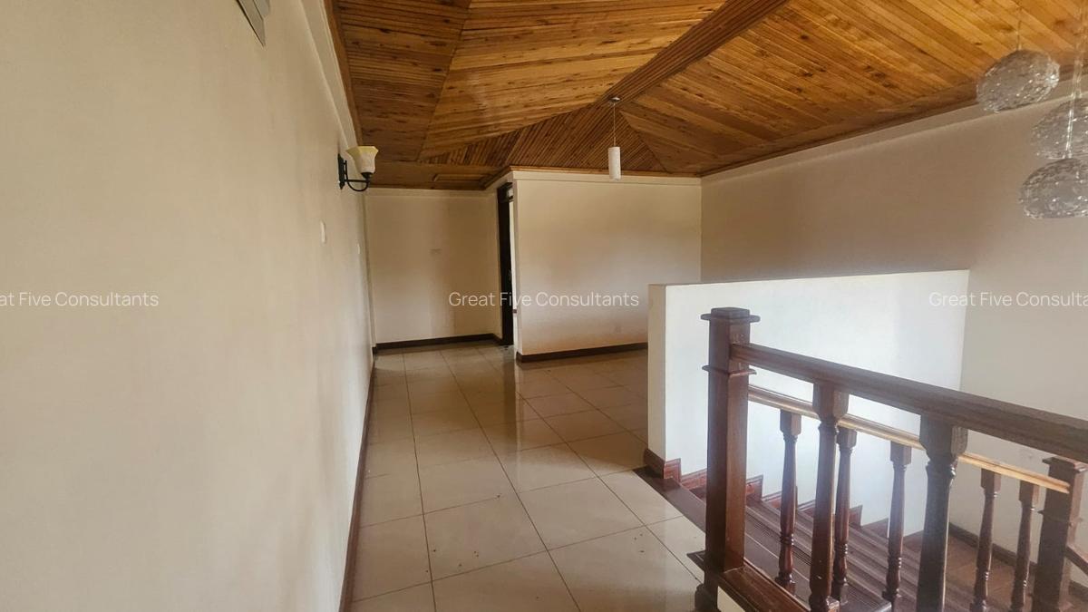 5 Bed Villa with En Suite in Runda - 12