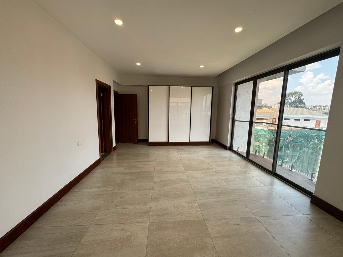 3 Bed Apartment with En Suite in Westlands Area - 10