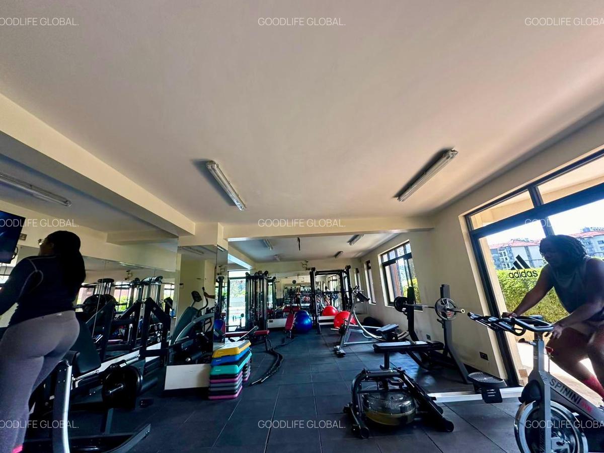 4 Bed Apartment with En Suite at Riverside - 20