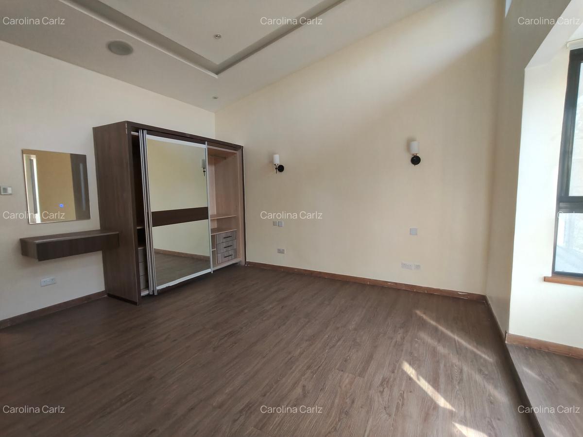 6 Bed House with En Suite at Westlands - 12