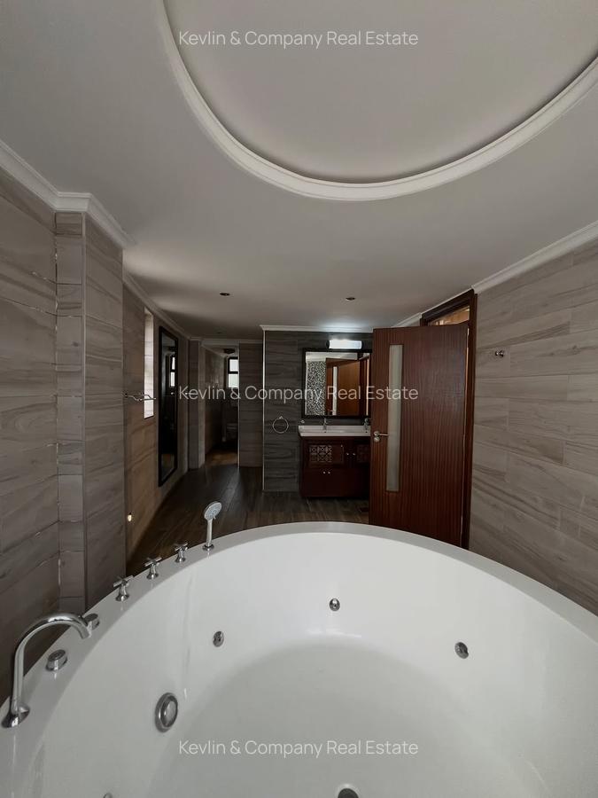 5 Bed Townhouse with En Suite in Lavington - 10