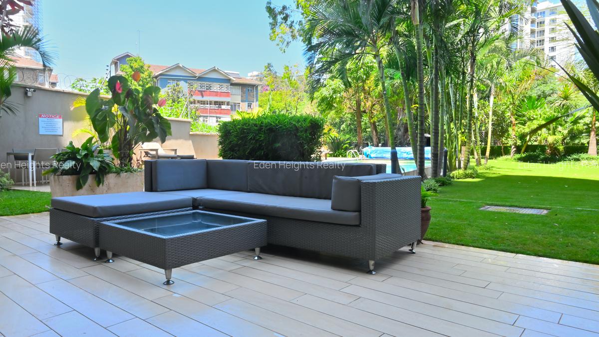 Furnished 3 Bed Apartment with En Suite in Riverside - 17