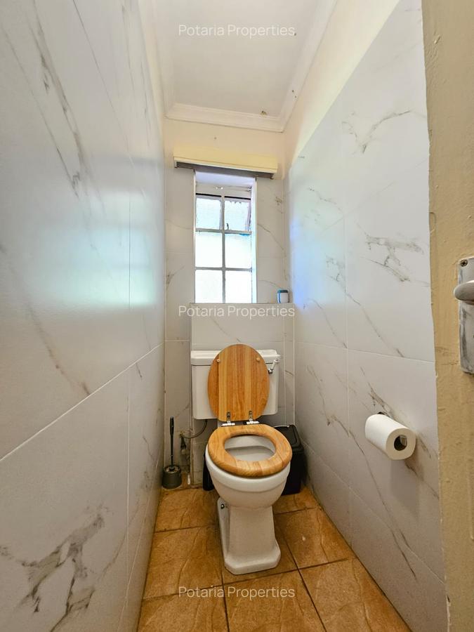 3 Bed House with En Suite in Lavington - 15