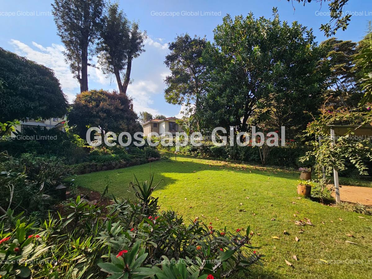 4 Bed House with En Suite in Rosslyn - 11