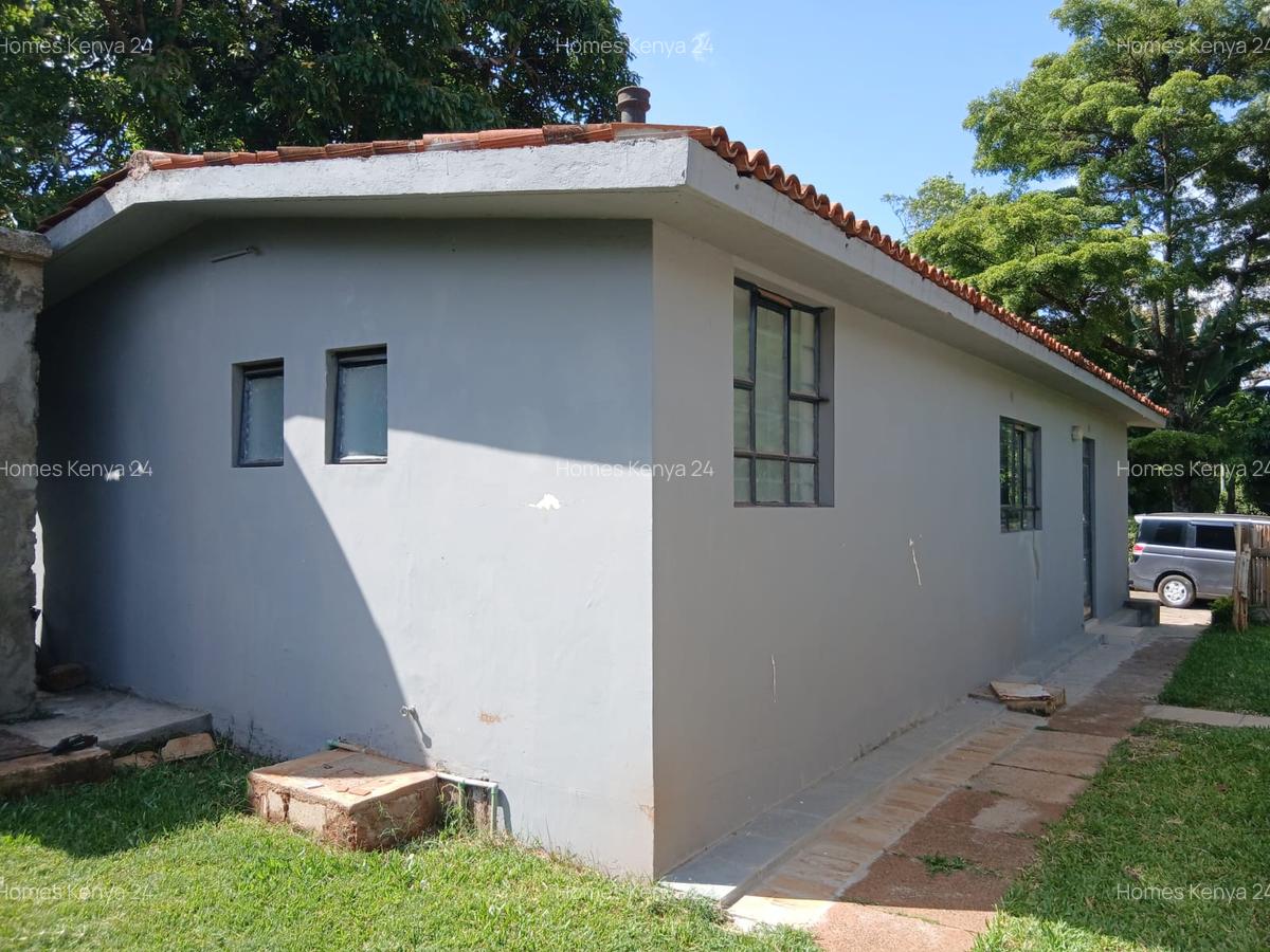 2 Bed House in Ridgeways - 12