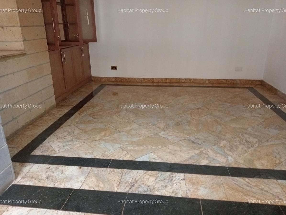 5 Bed Townhouse at Convent Road - 3