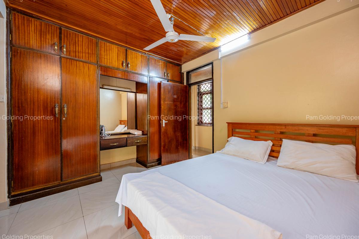 5 Bed Townhouse at Beach Road - 17