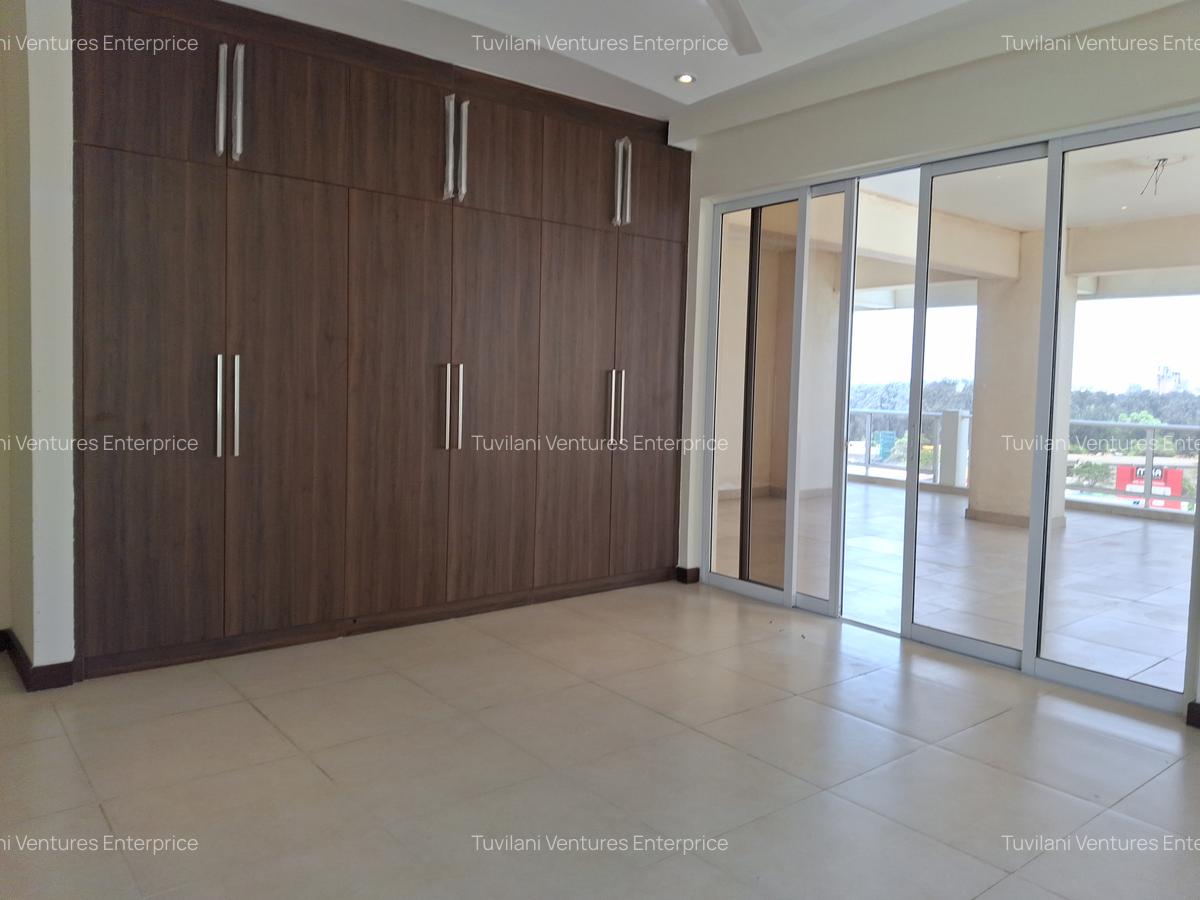 Serviced 3 Bed Apartment with En Suite at Nyali Mombasa - 10
