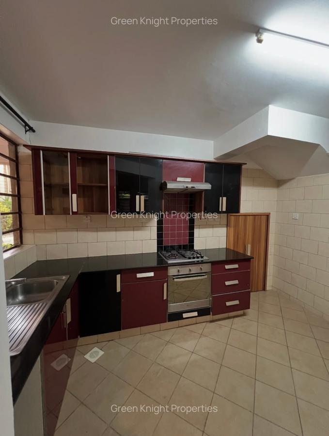 4 Bed Townhouse with En Suite in Lavington - 5