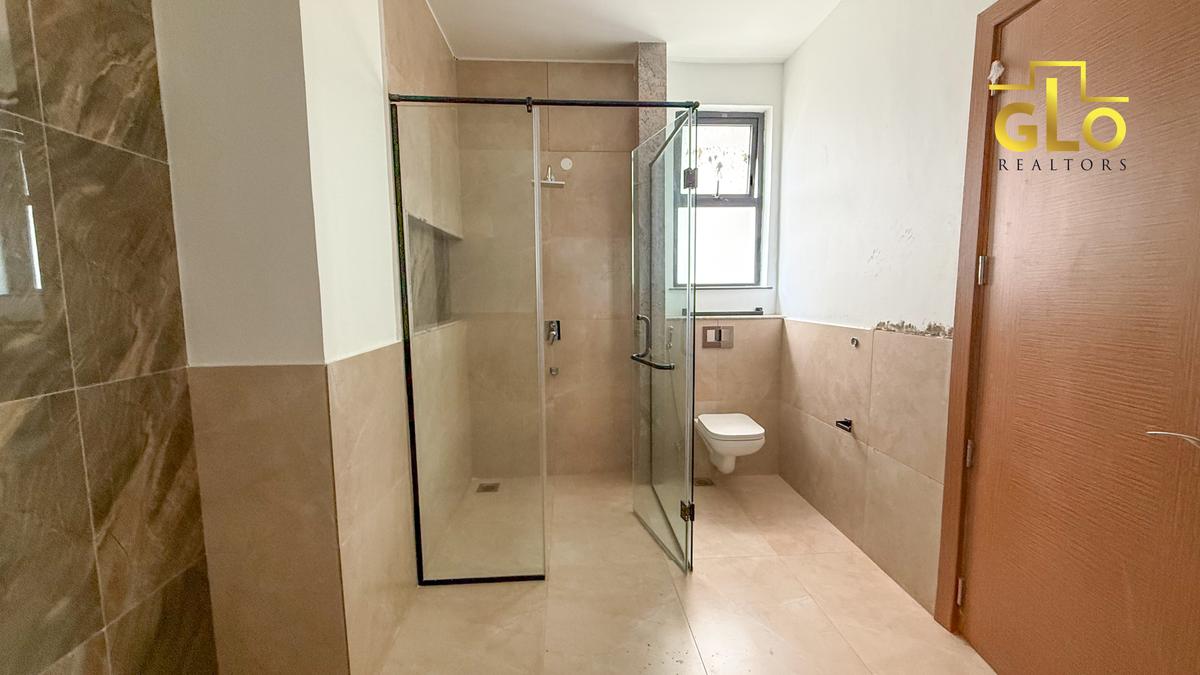 5 Bed Villa with En Suite in Lavington - 18