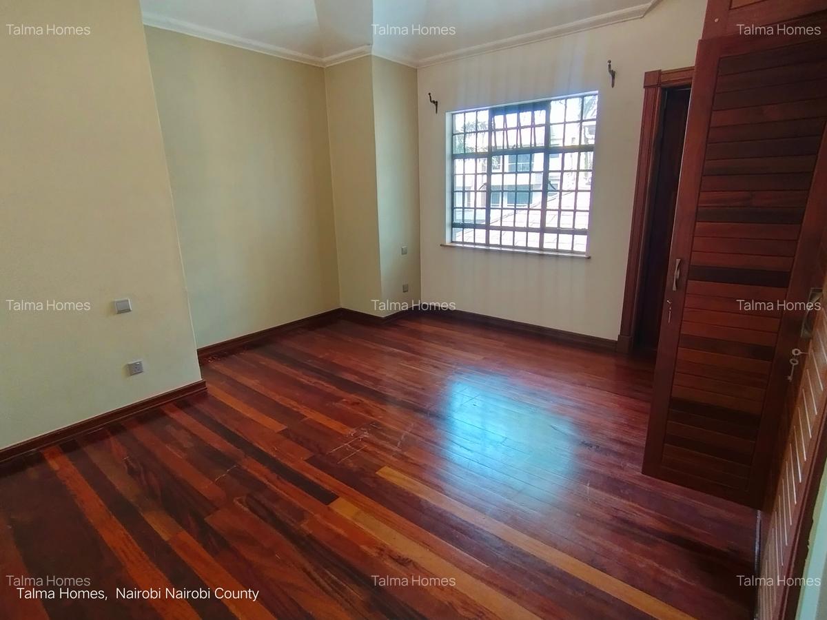 4 Bed Townhouse with En Suite at Off Peponi Road - 14