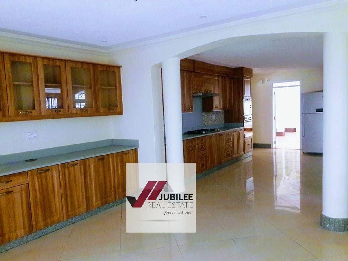 4 Bed Townhouse with En Suite in Kitisuru - 18