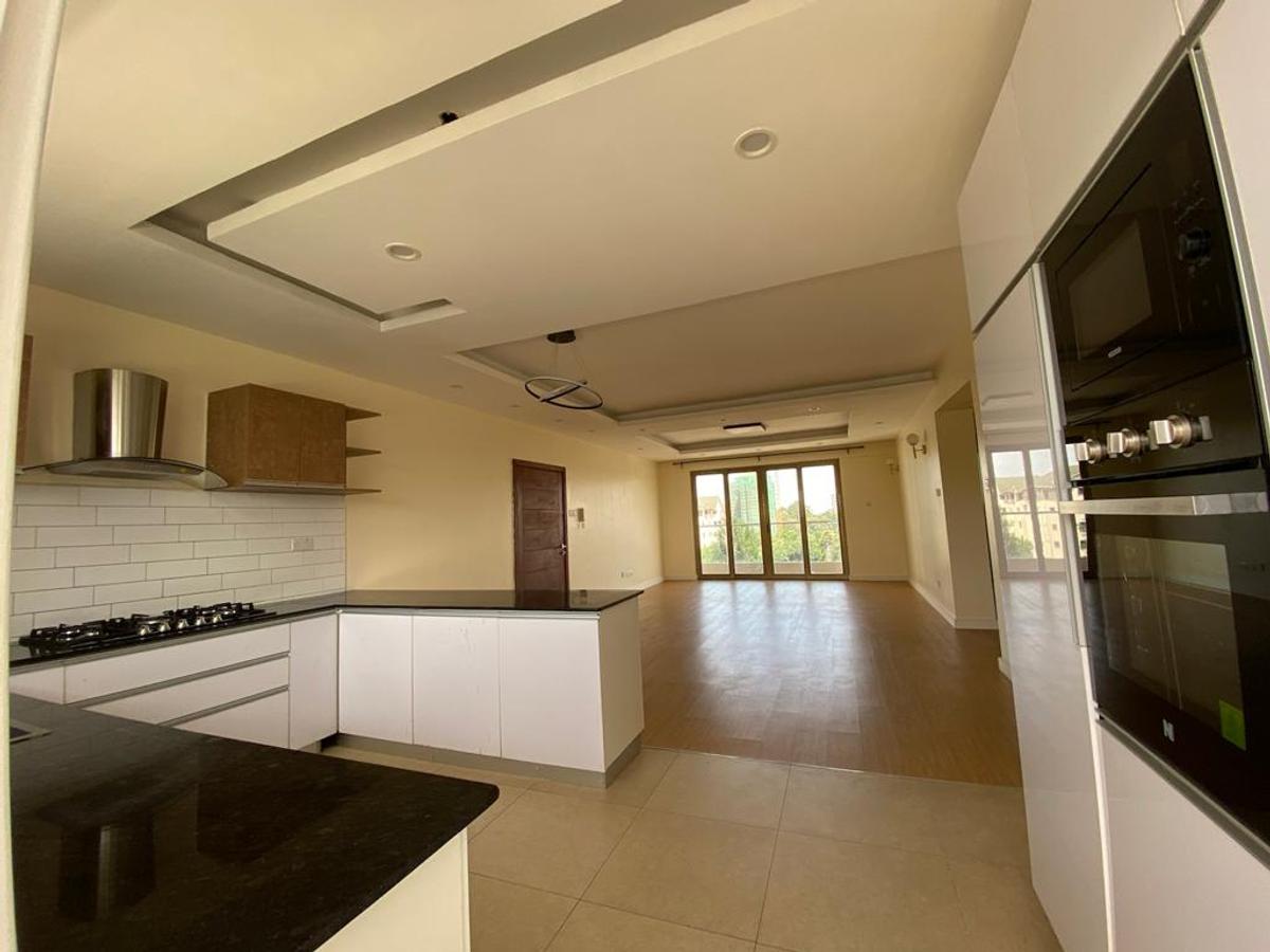 3 Bed Apartment with En Suite at Lavington - 19