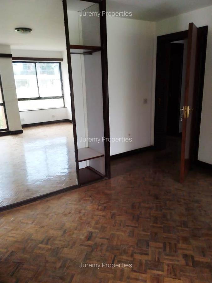 3 Bed Apartment with En Suite in Westlands Area - 10