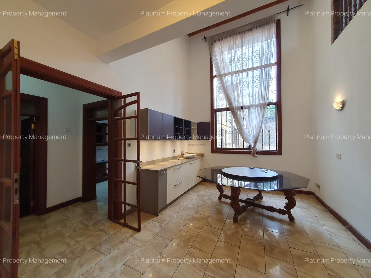 4 Bed House with En Suite at Grevillea Grove - 6