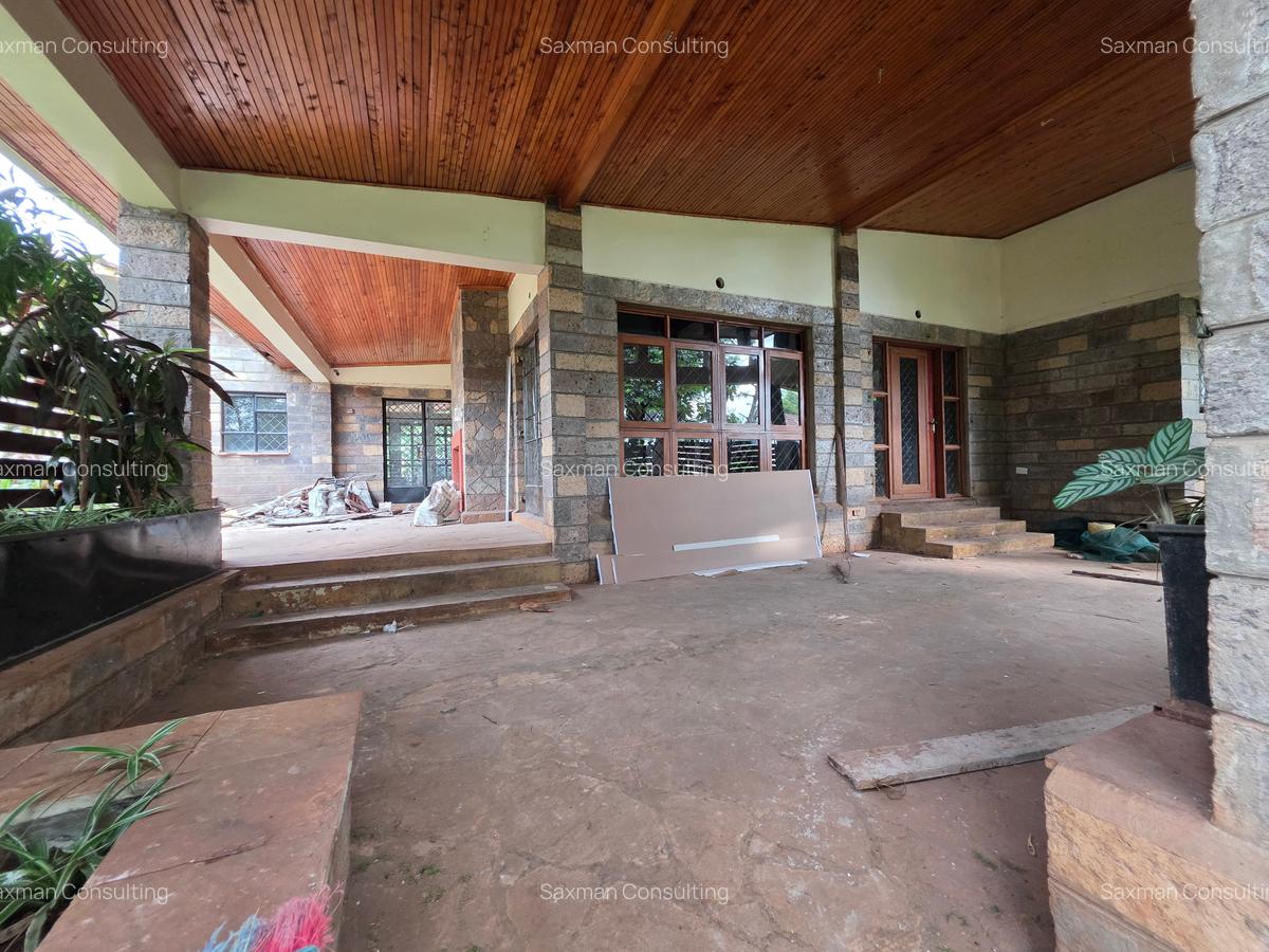 4 Bed House with En Suite in Lavington - 15
