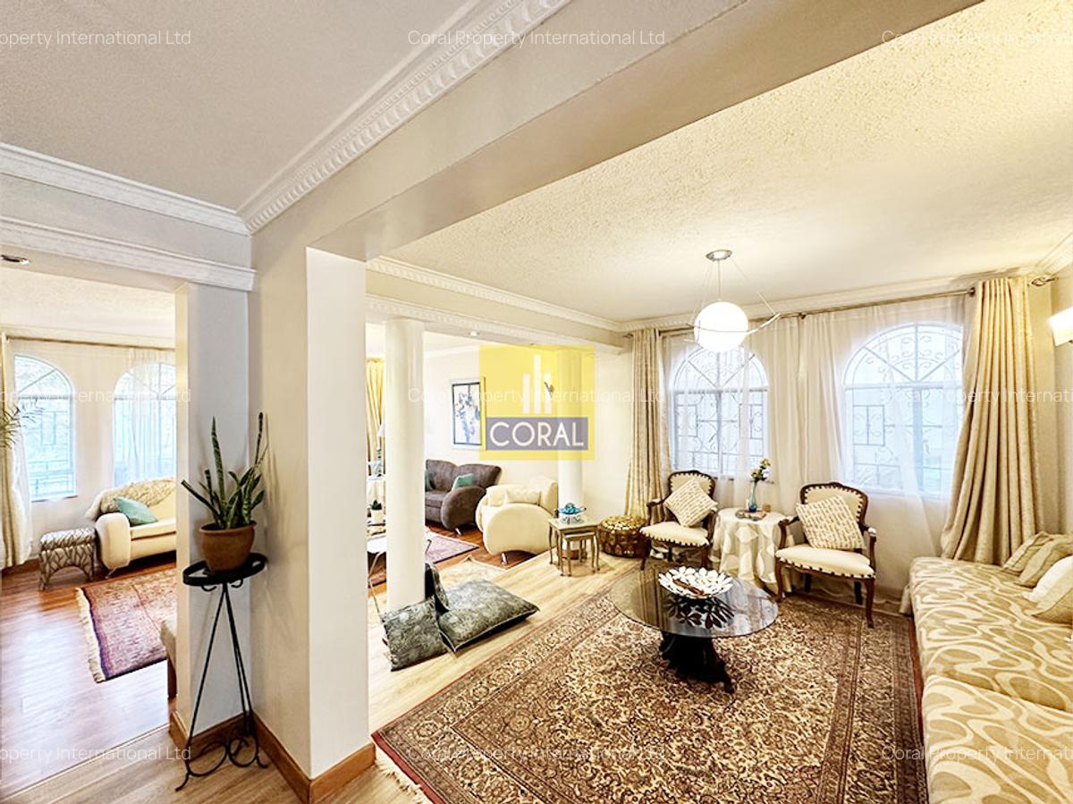 5 Bed Villa in Riverside - 5