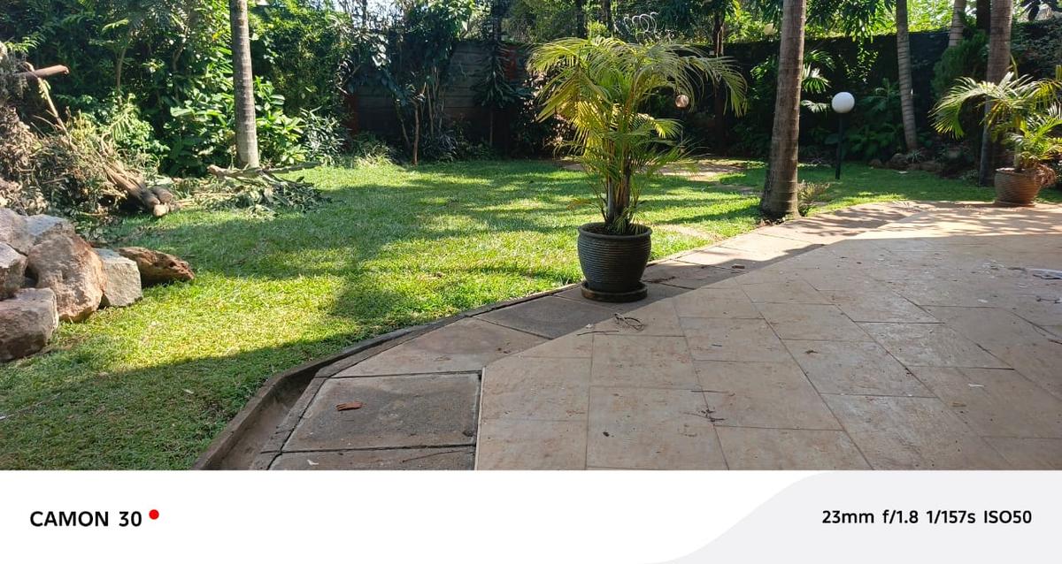 5 Bed Townhouse with En Suite in Lavington - 16