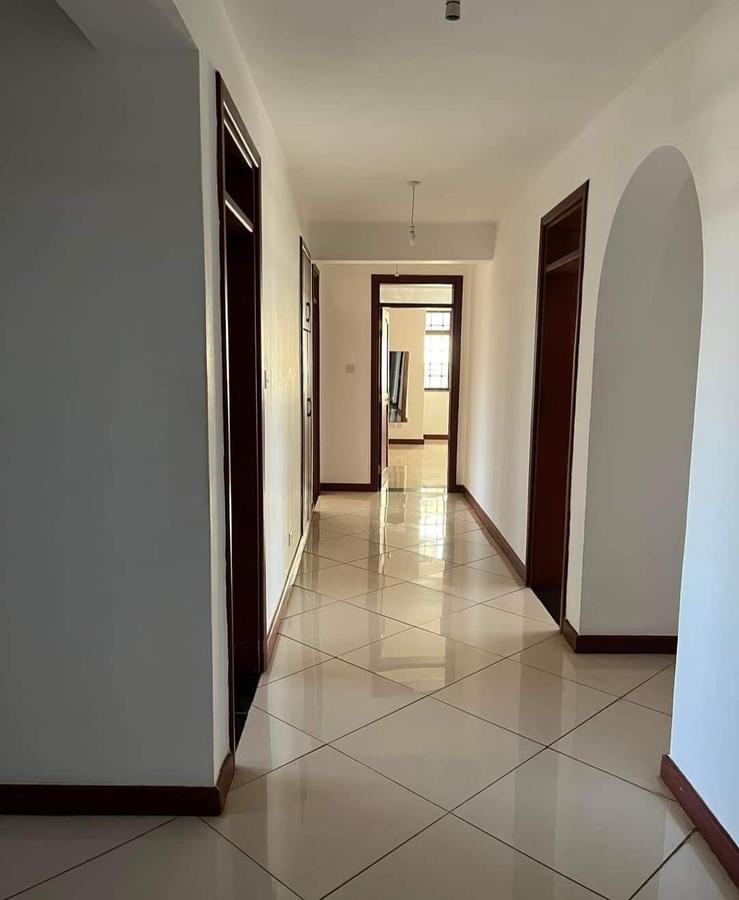 4 Bed Apartment with En Suite in Parklands - 3