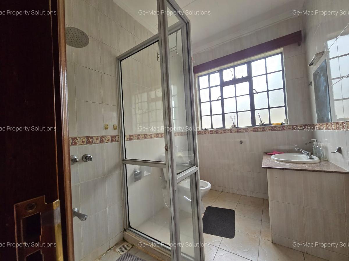 4 Bed Townhouse with En Suite in Lavington - 11
