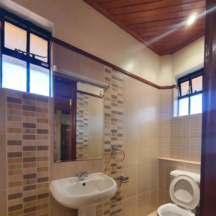 5 Bed Townhouse with En Suite at Kaputei Gardens - 8