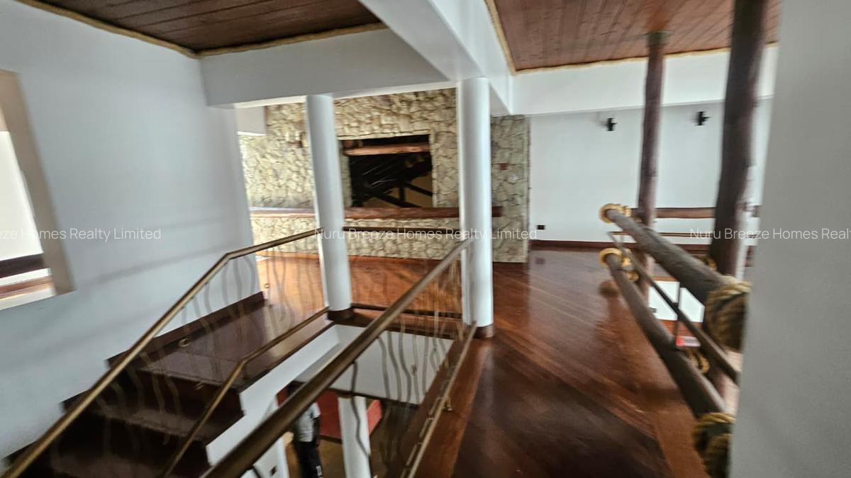 6 Bed House with En Suite in Runda - 16