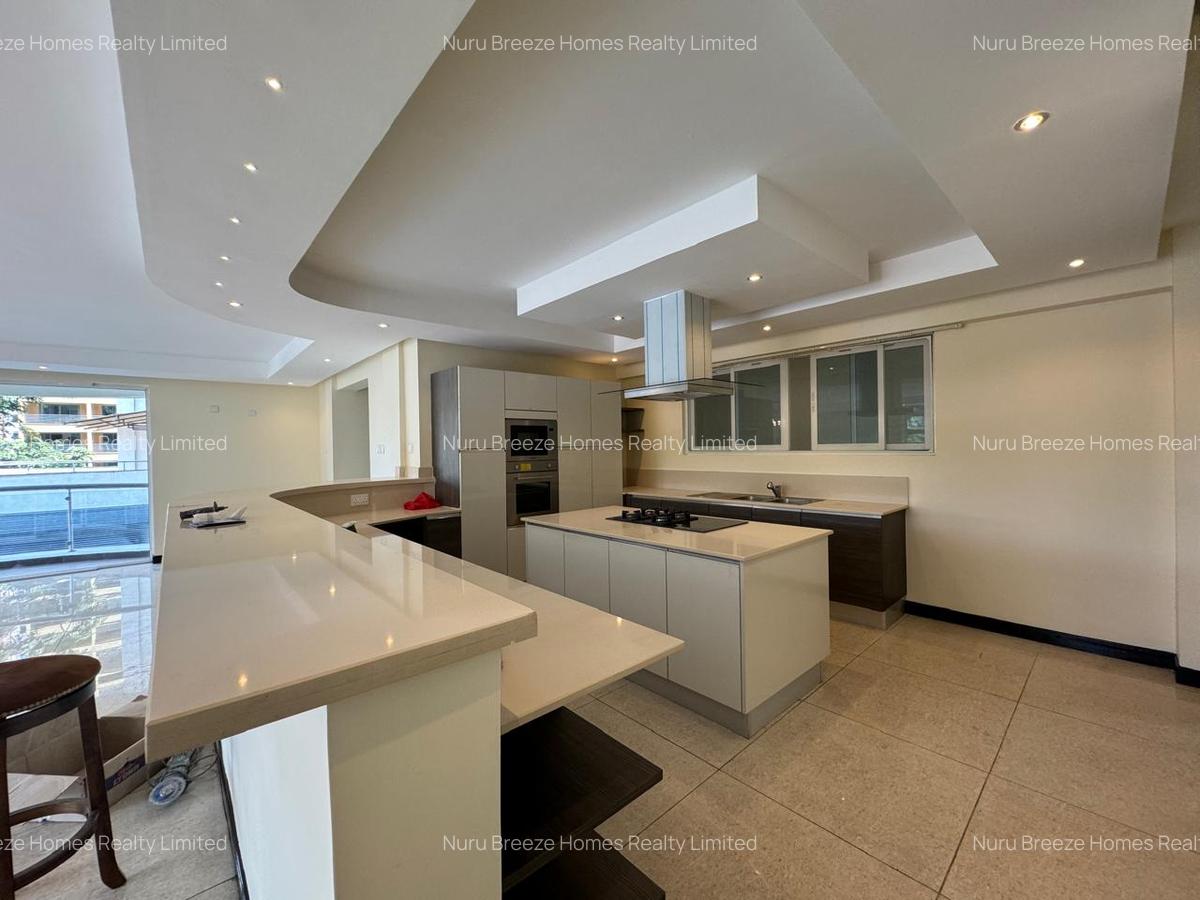 3 Bed Apartment with En Suite in Riverside - 20