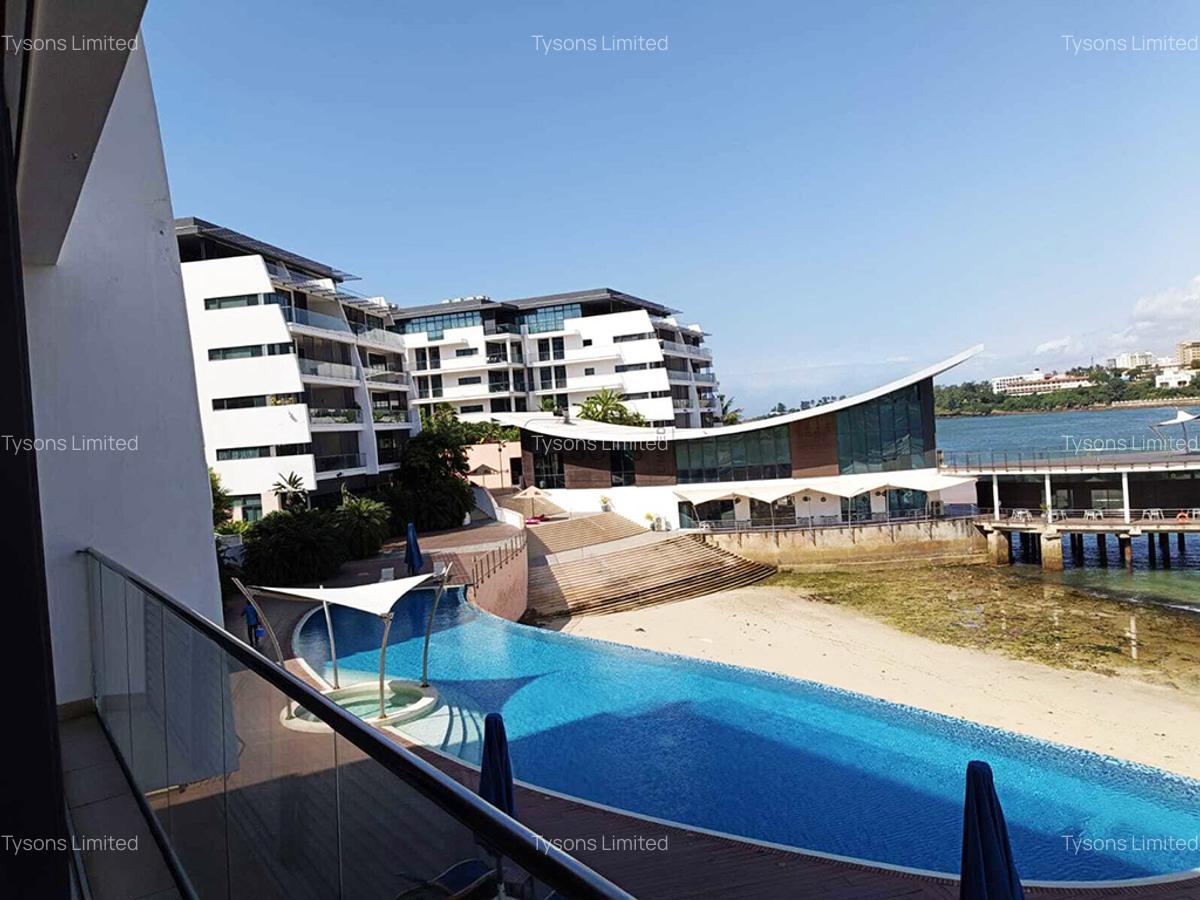 3 Bed Apartment with Swimming Pool at English Point - 8