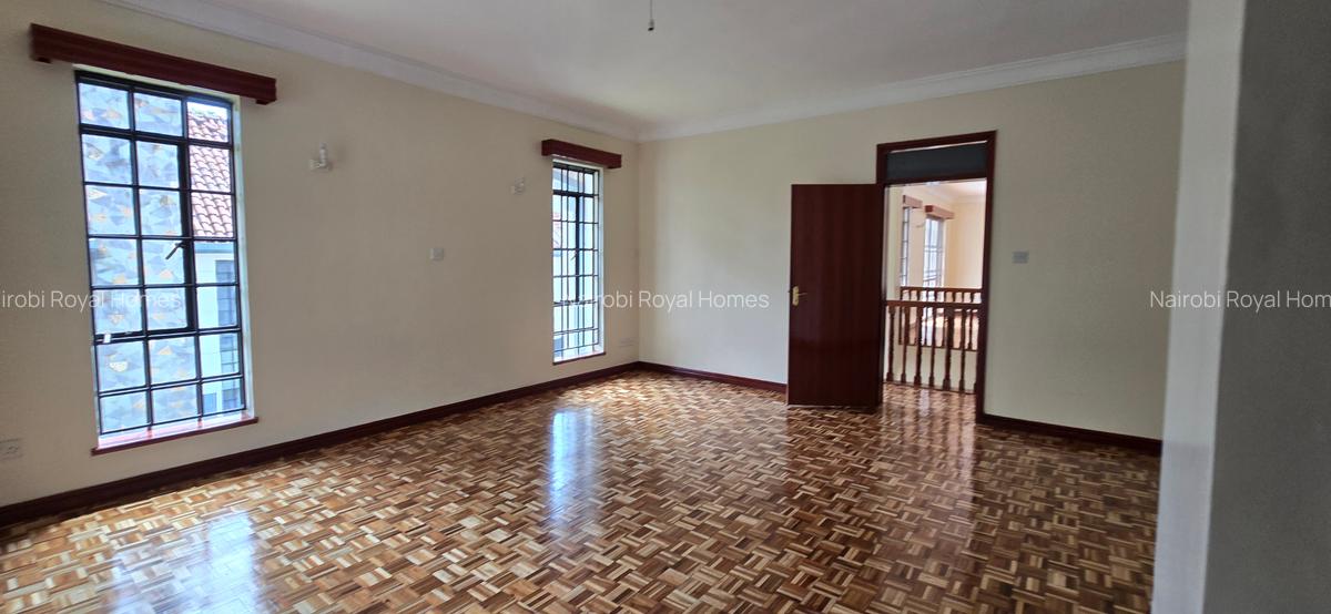 4 Bed Townhouse with En Suite at Lavington Green - 14