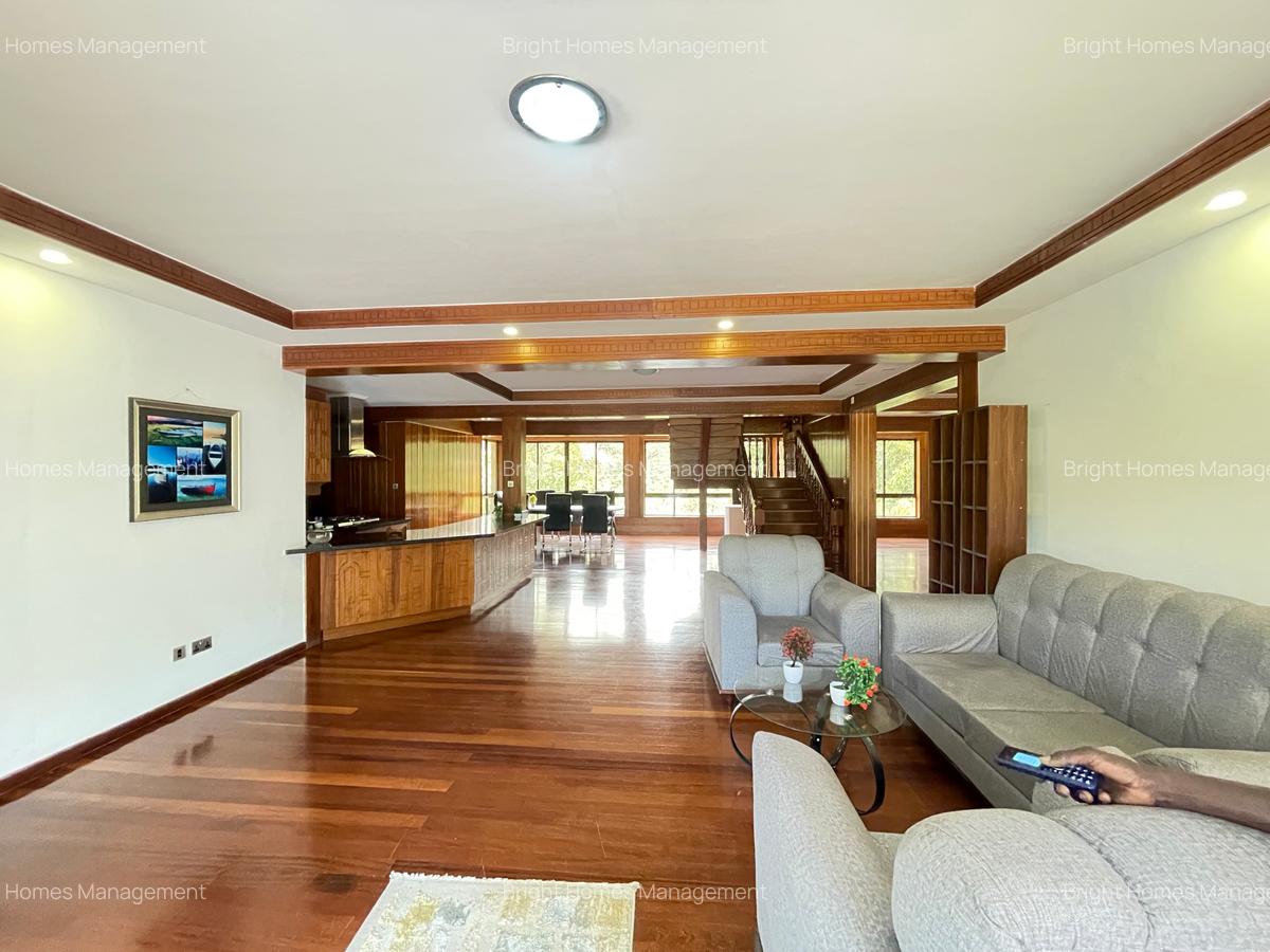 9 Bed Villa with En Suite in Westlands Area - 11