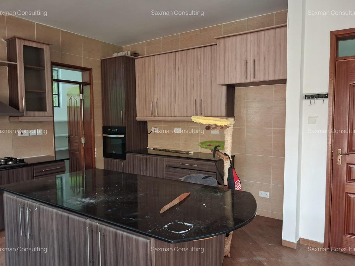 4 Bed House with En Suite in Karen - 3