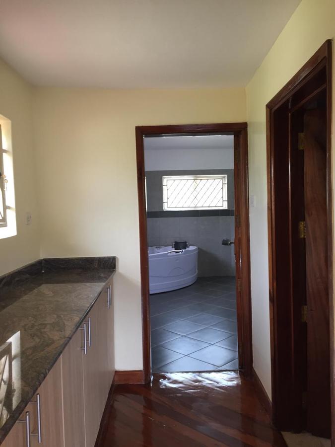 5 Bed House with En Suite in Runda - 13