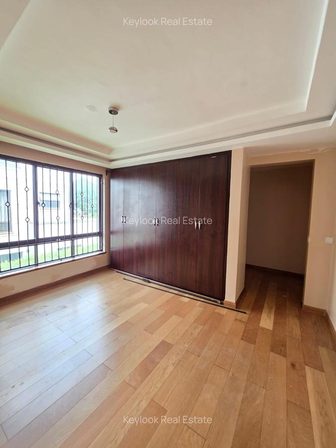 4 Bed Townhouse with En Suite in Lavington - 13