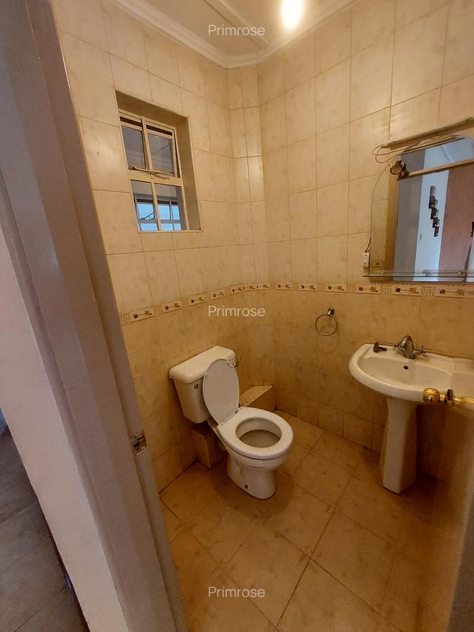 2 Bed Apartment in Riverside - 11