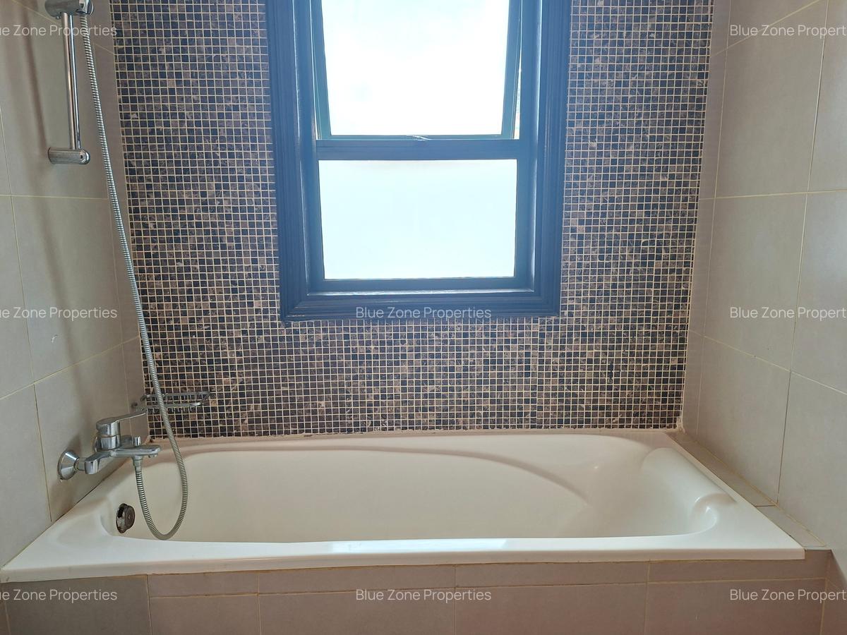 3 Bed Townhouse with En Suite at Off Grevillea Grove - 17