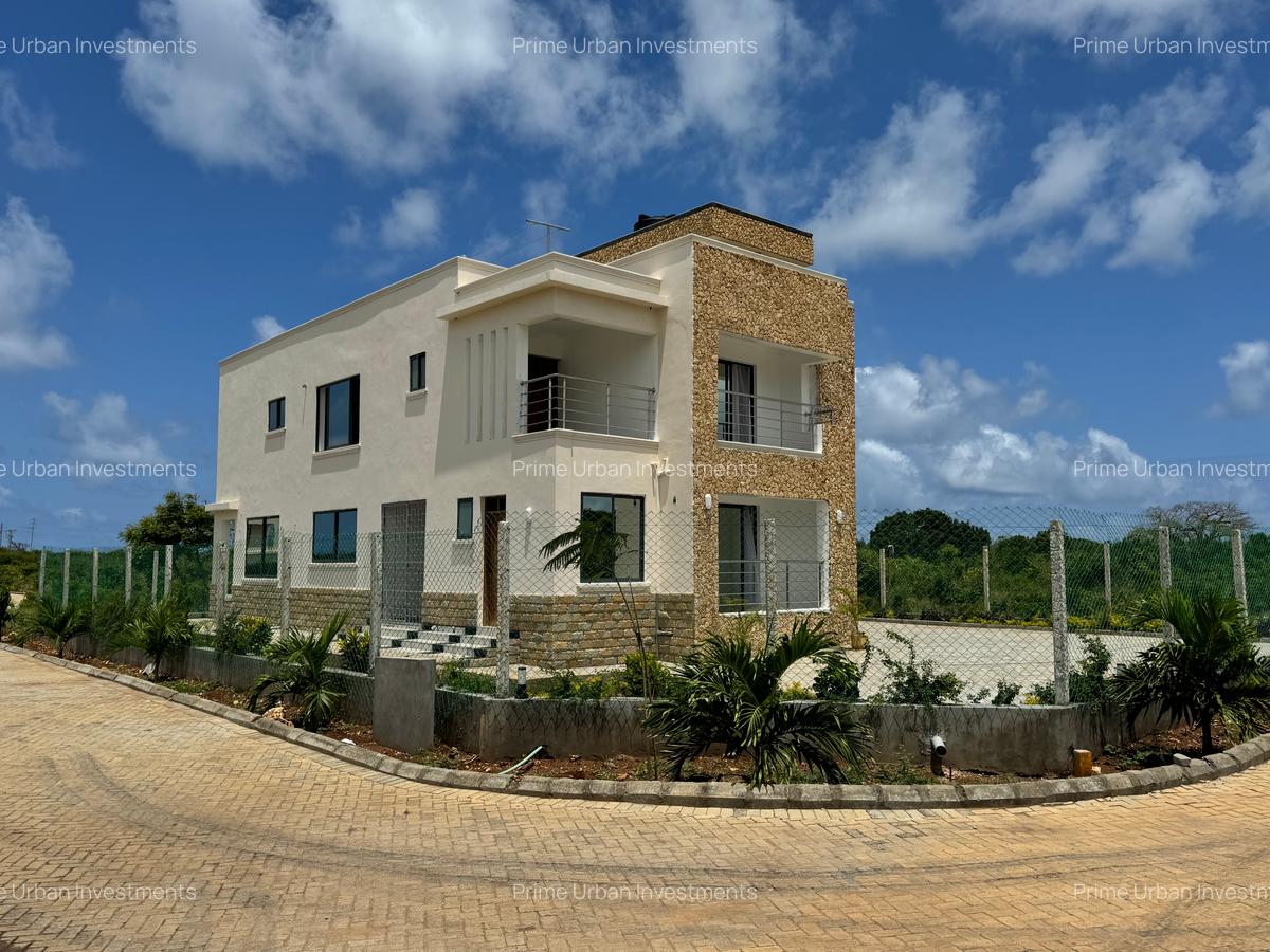 4 Bed Townhouse with En Suite in Vipingo - 3