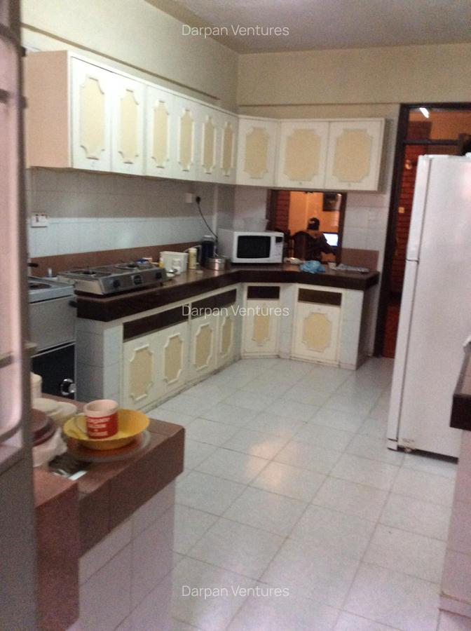 3 Bed Apartment with En Suite in Westlands Area - 3