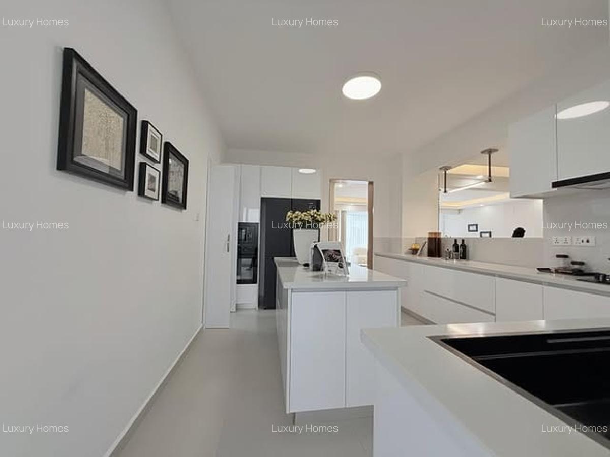 3 Bed Apartment with Gym in Valley Arcade - 17