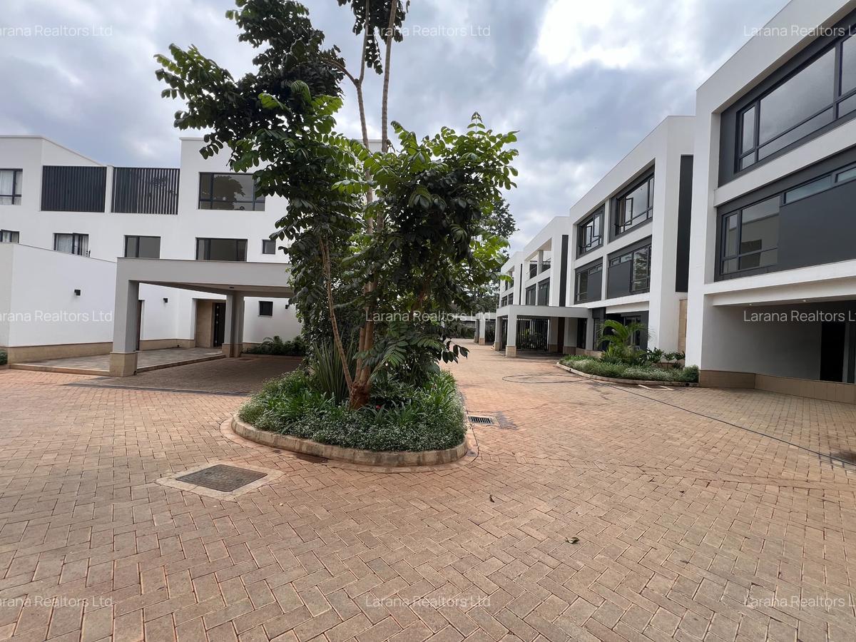 5 Bed Townhouse with En Suite in Kyuna - 1