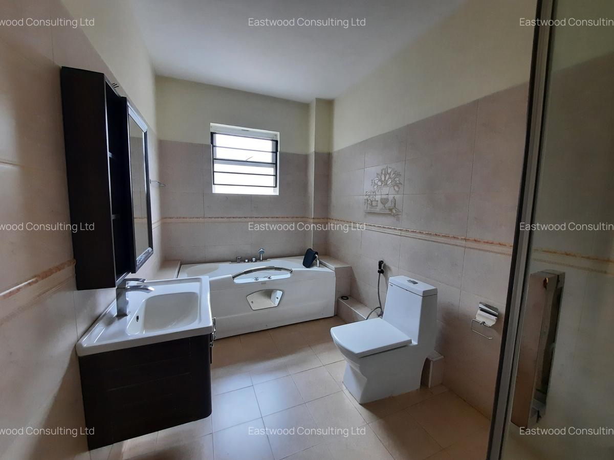 4 Bed Apartment with En Suite at Second Parklands - 15