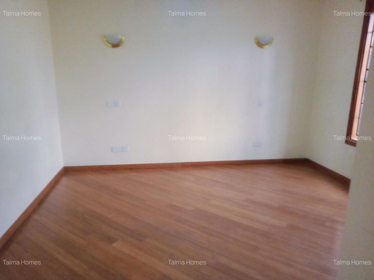5 Bed Townhouse with En Suite at Westlands - 9