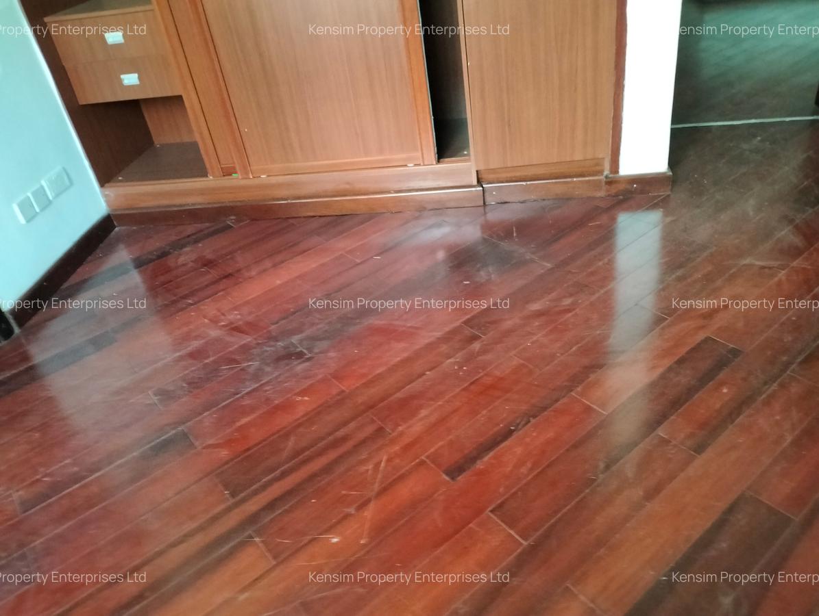 5 Bed Townhouse with En Suite in Lavington - 14