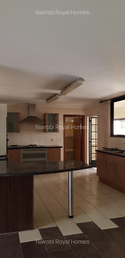 4 Bed Apartment with En Suite at Valley Arcade - 10