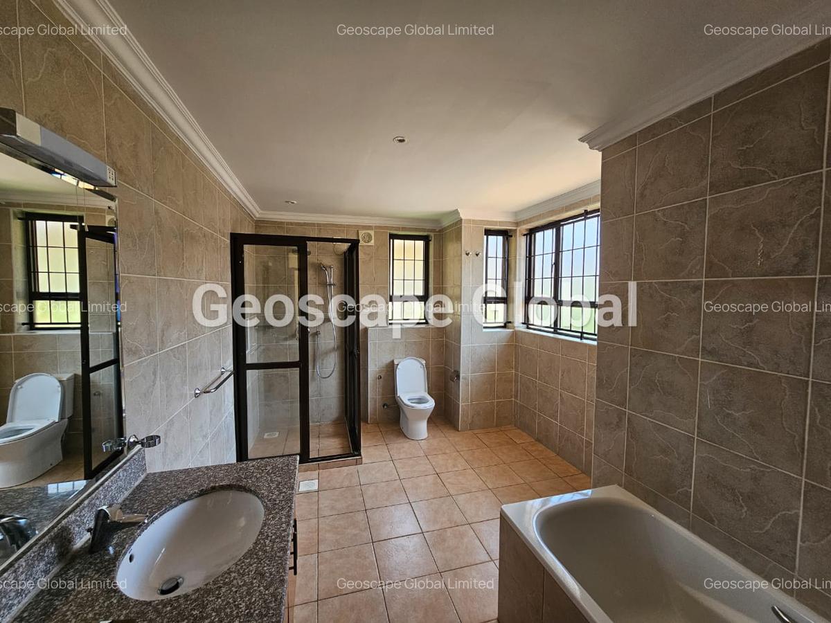 4 Bed Townhouse with En Suite in Runda - 17