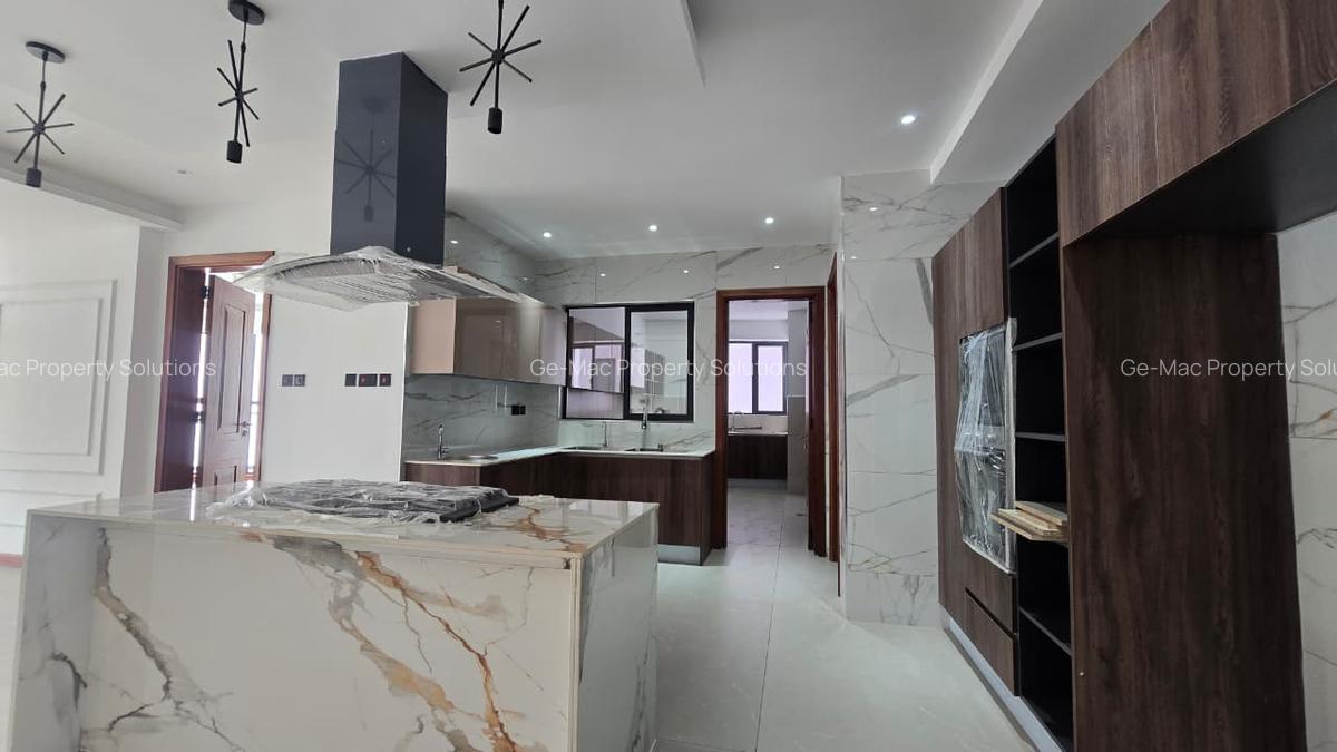 3 Bed Apartment with En Suite in Riverside - 19