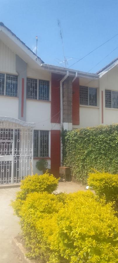 4 Bed Townhouse with En Suite at Oledume Road - 2