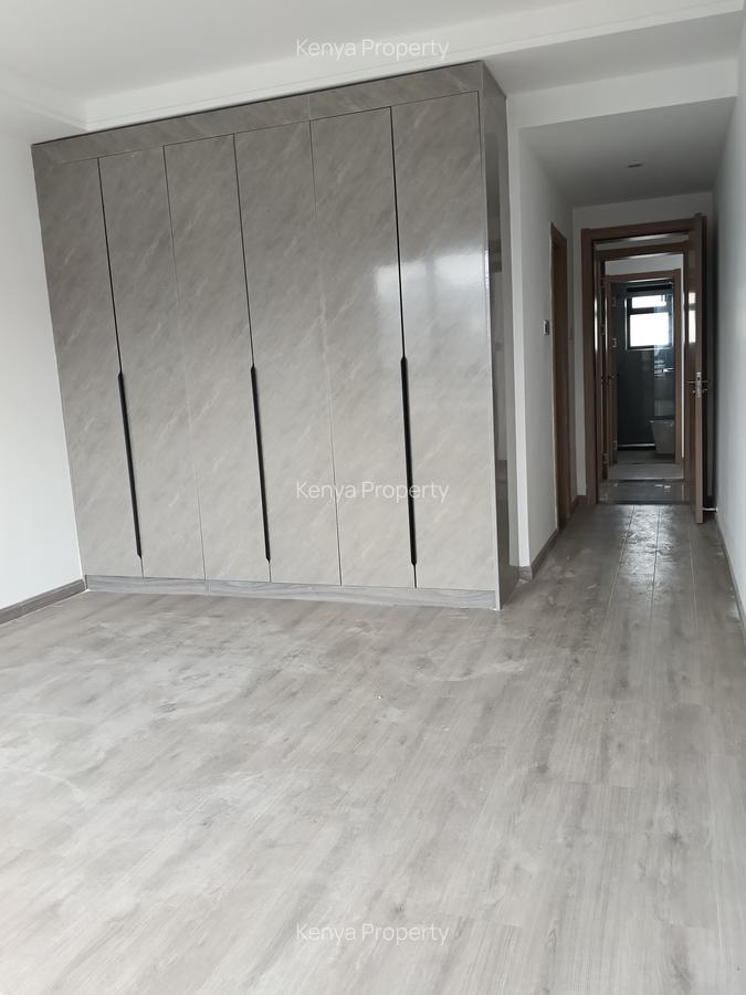 3 Bed Apartment with En Suite at Riverside Drive - 9