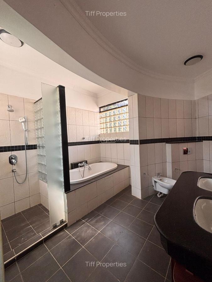 5 Bed House in Lower Kabete - 11