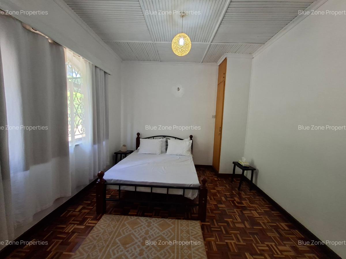 5 Bed Townhouse with En Suite at Ibis Crescent - 12